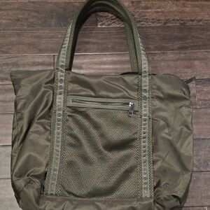 Lululemon Everywhere Tote Large Size 20L Dark Olive Excellent EUC